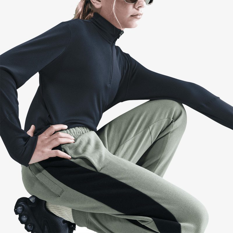 Детски панталон Nike Air Max Fleece Joggers - Image 4