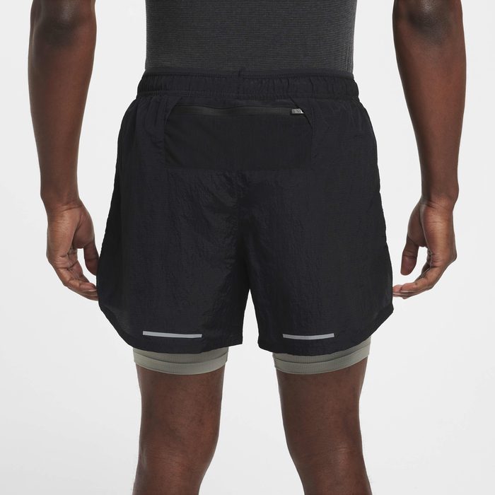 Къси панталони Nike Stride Running Division Men's 13cm Dri-FIT Water-Repellent 2-in-1 Running Shorts Black - Image 2