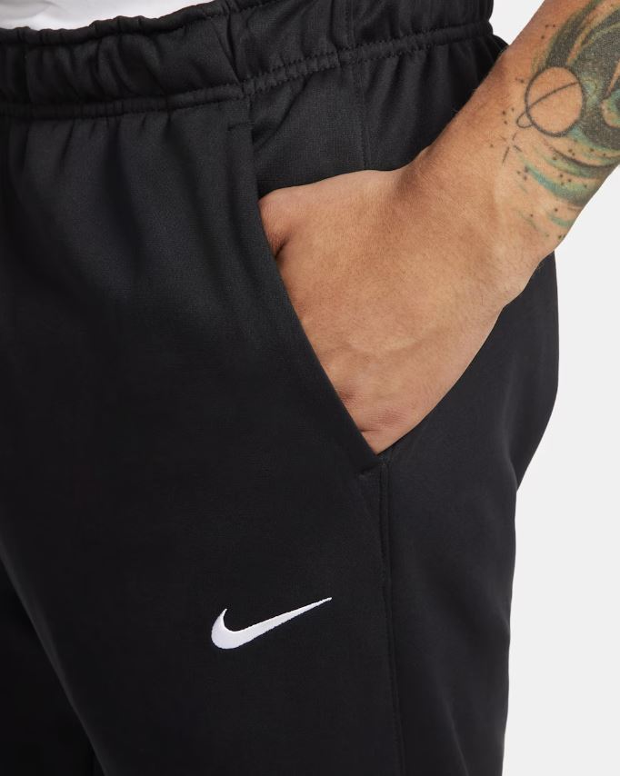 Мъжки панталон Nike Therma Men's Therma-FIT Tapered Trousers Black - Image 4