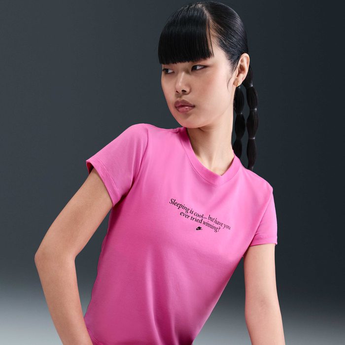 Дамска тениска Nike Chill Knit Slim Tee