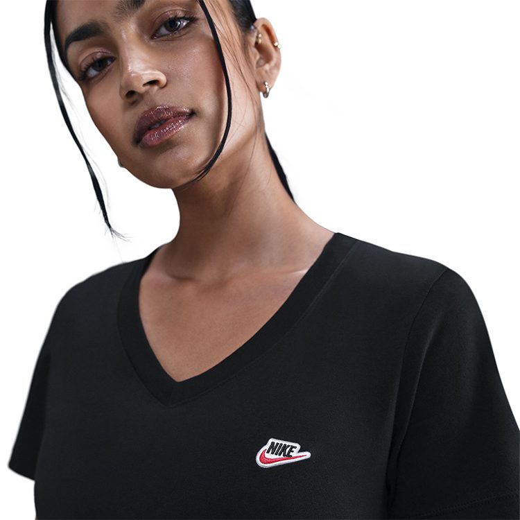 Дамска Тениска Nike Sportswear V-Neck T-Shirt - Image 2