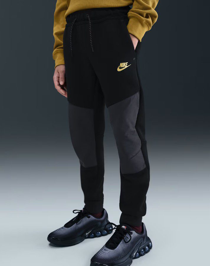 Детски панталон Nike Sportswear Tech Fleece Black/Dark Smoke Grey
