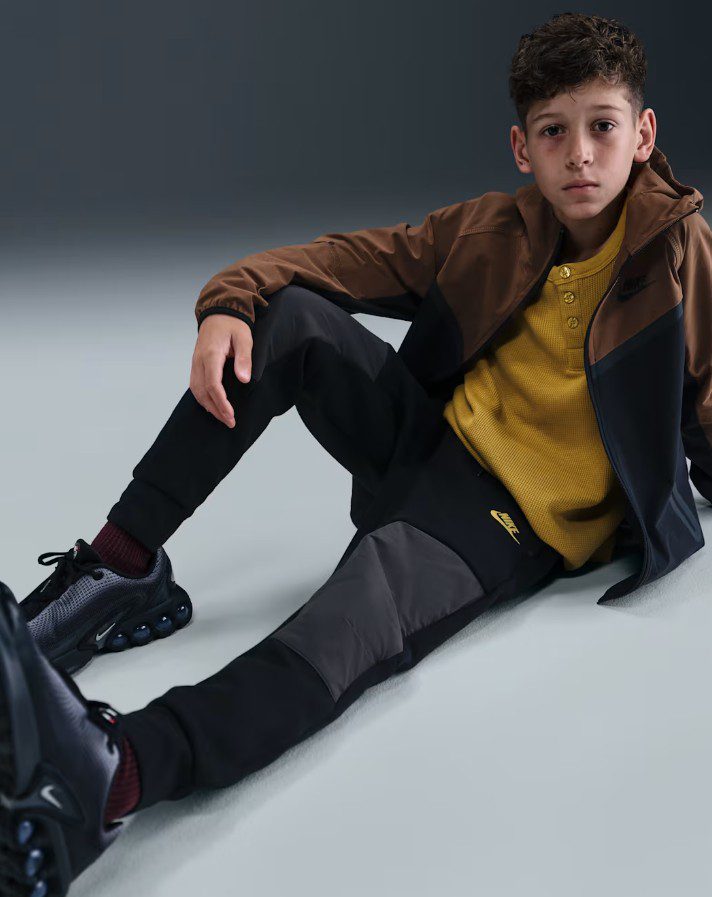 Детски панталон Nike Sportswear Tech Fleece Black/Dark Smoke Grey - Image 4