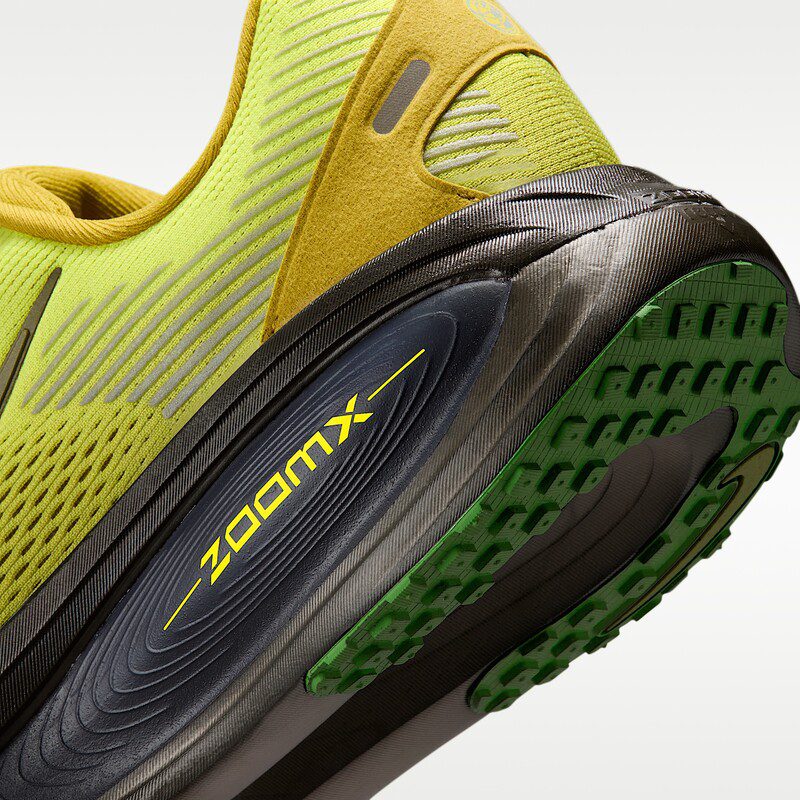 Обувки Nike Vomero 18 SE Sonic Yellow - Image 7