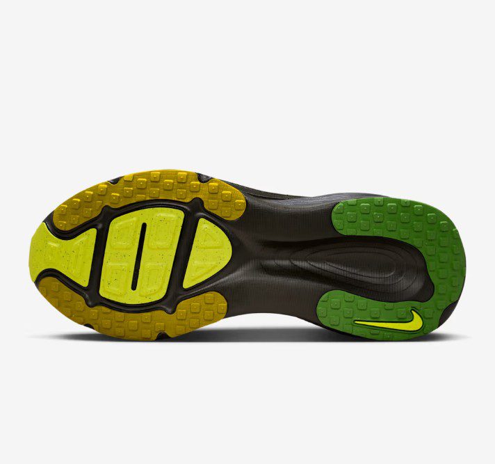 Обувки Nike Vomero 18 SE Sonic Yellow - Image 9