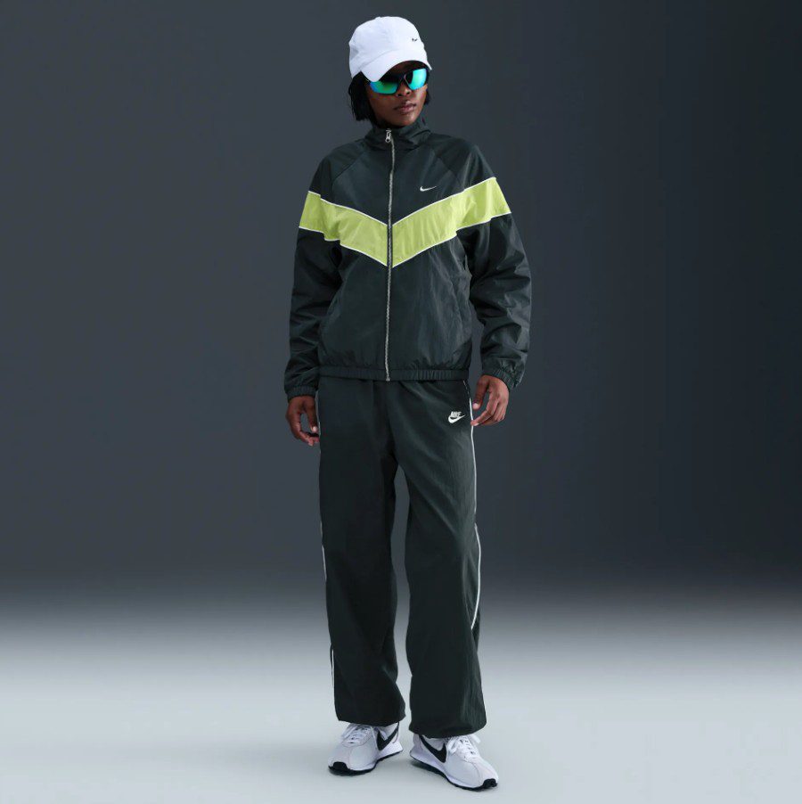 Дамска Ветровка Nike Windrunner Loose UV Woven Full-Zip Jacket - Image 4
