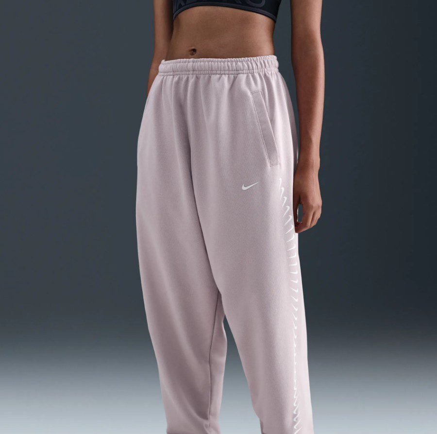 Детски панталон Nike Sportswear Girls' Dri-FIT Fleece Trousers Purple